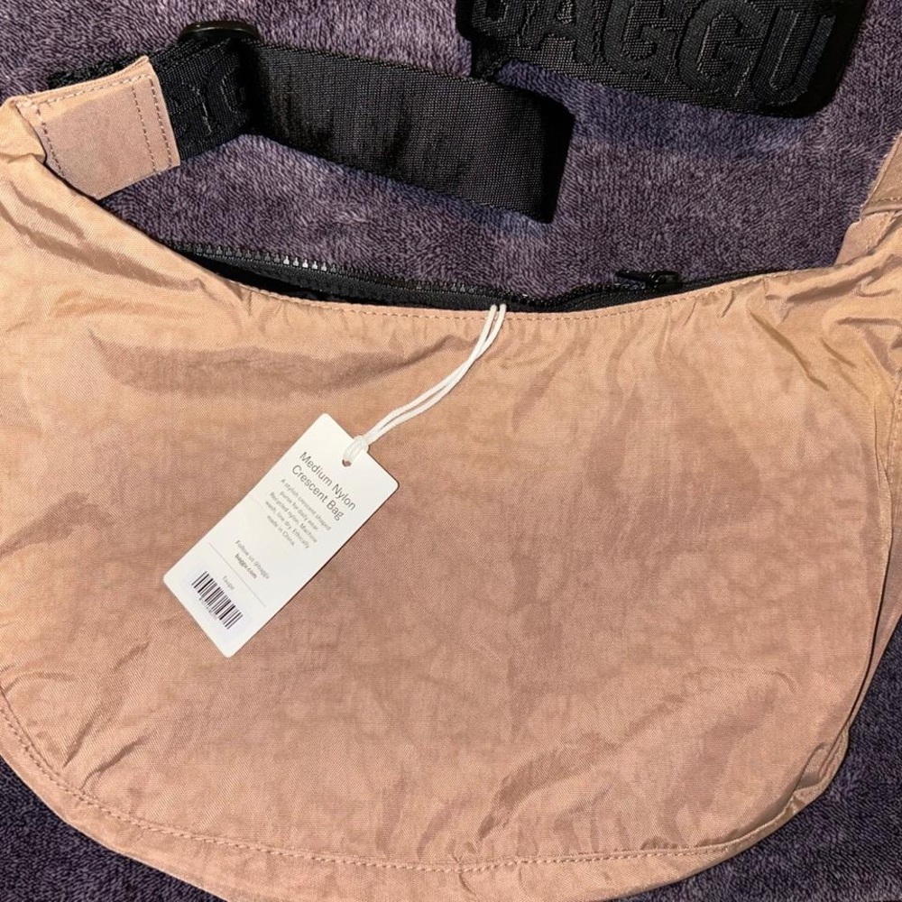 BAGGU taupe medium crescent